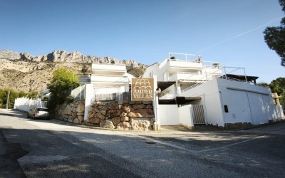 A sunny apartment with lovely wide views and a large terrace.